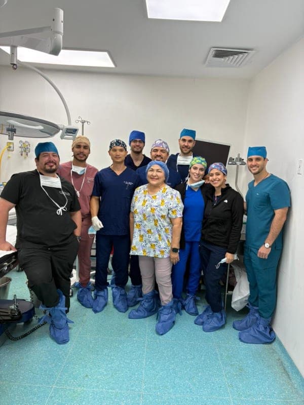 Reconstruir es Volver a Vivir realiza jornada de reconstrucción mamaria con apoyo de cirujanos y Motiva®